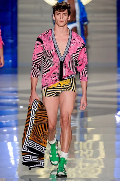 Look 38